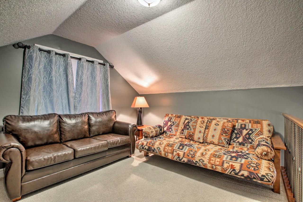 Whispering Pines Cabin With Pool, Lake And Golf Access! Villa Pine Lake Exterior photo