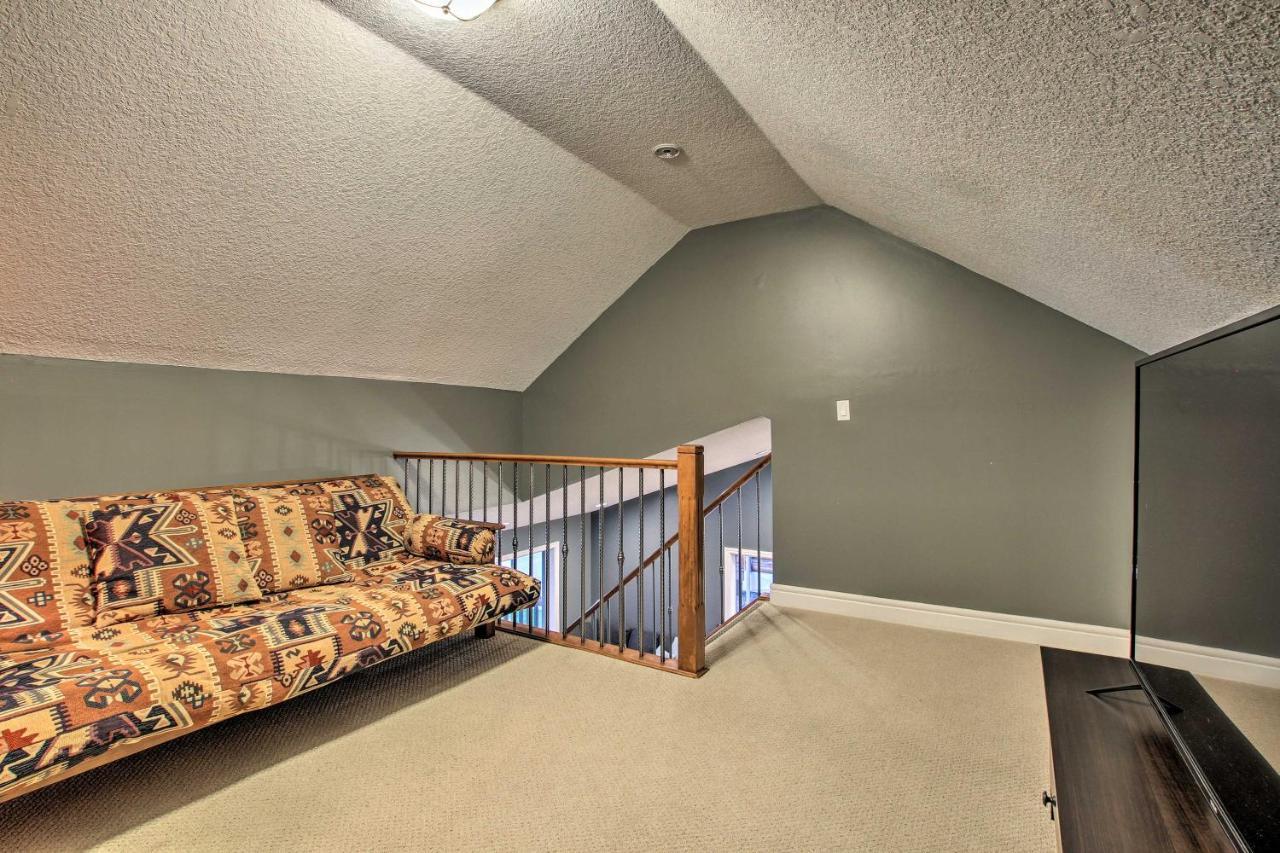 Whispering Pines Cabin With Pool, Lake And Golf Access! Villa Pine Lake Exterior photo